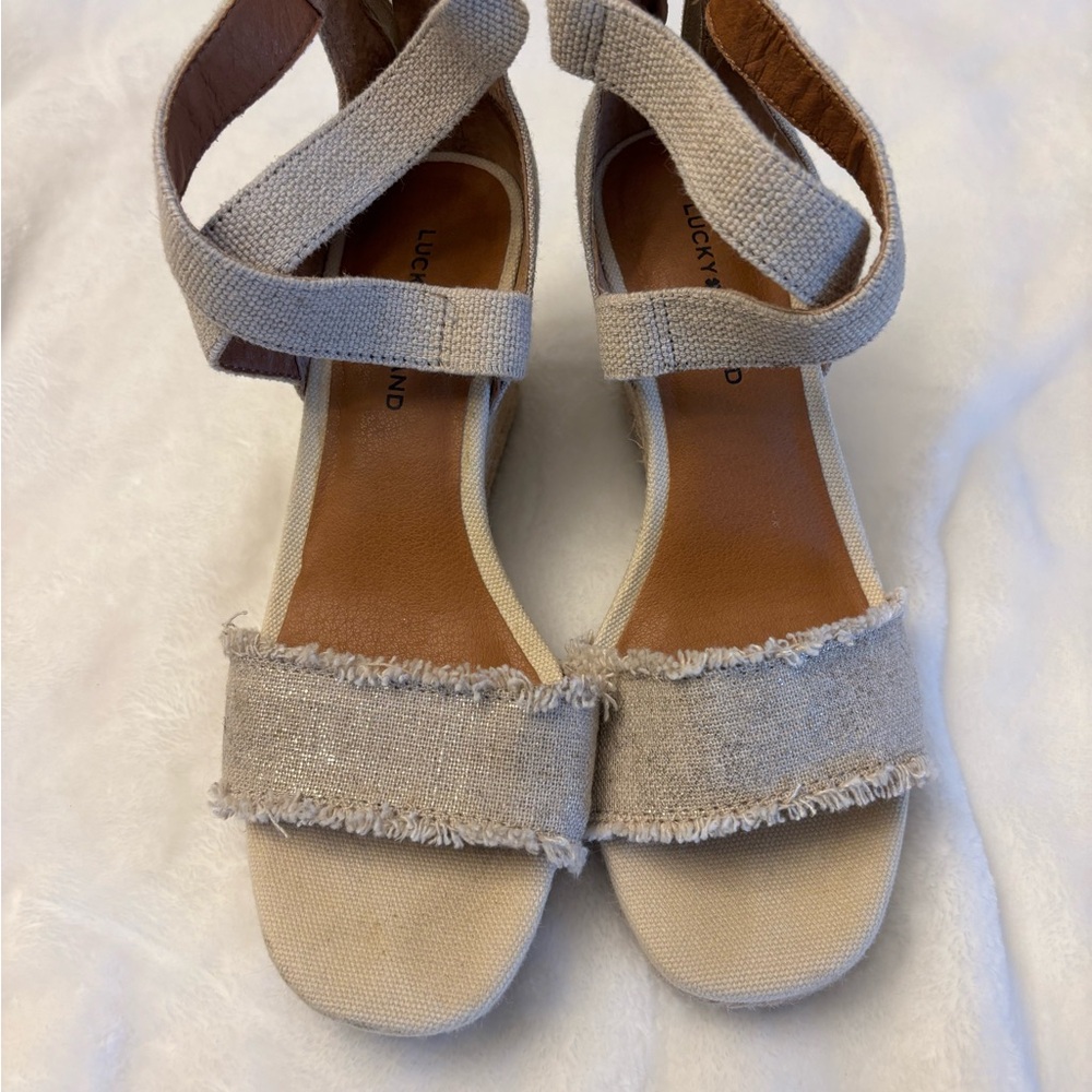 Lucky Brand Beige Sandals